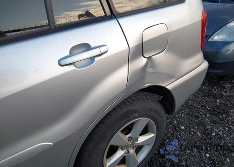 2005 Toyota Rav4 из США, поврежденный, VIN JTEHD20V850040926